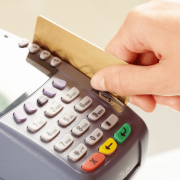 Penipuan kartu kredit merupakan