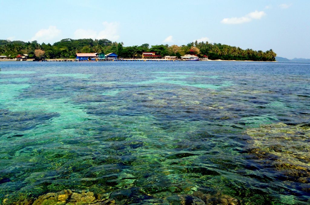  Pantai  di Lampung  yang Memiliki Pasir Putih Denotasi com