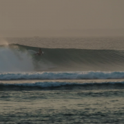 G-land Pantai di Banyuwangi dengan Lokasi Berselancar Terbaik