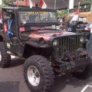 deno-1-mobil-jeep-willys-www.mobilku.org_-300x202