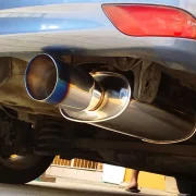 knalpot mobil keluar air