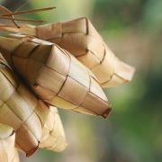 Tradisi lebaran di Indonesia (Ketupat: unsplash-mufid-majnun)