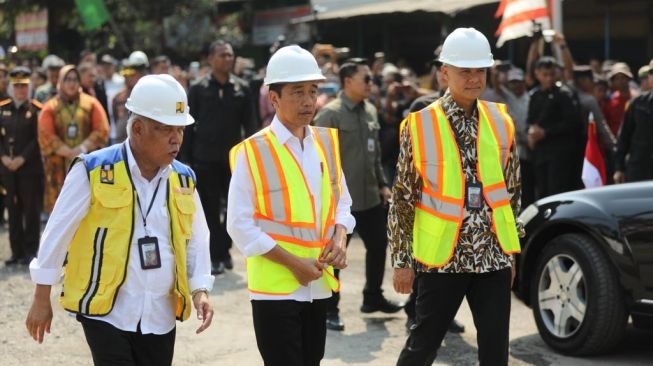 Presiden Jokowi Ingat Masa Kecil: Perbaikan Jalan Yang Tak Pernah Beres ...