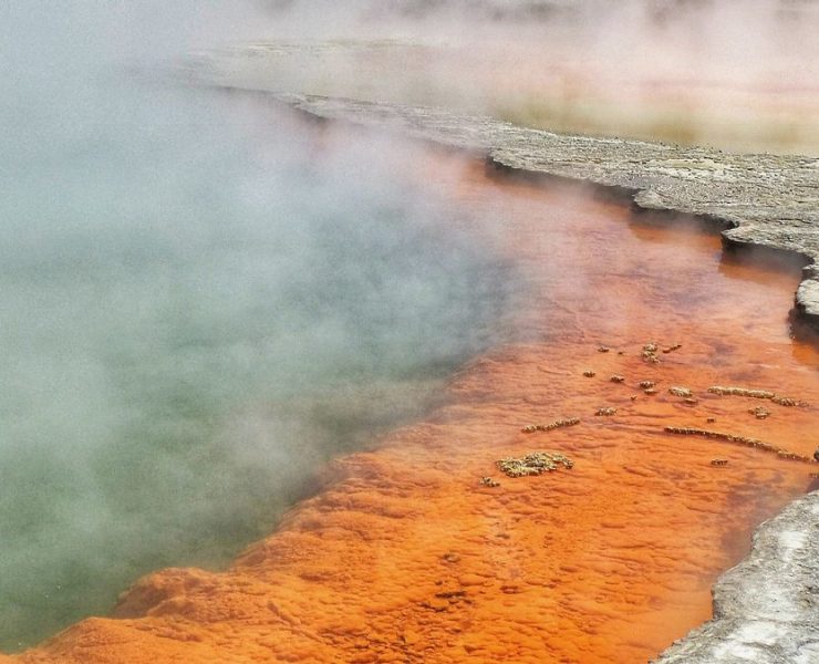 Ilustrasi energi alternatif geothermal (Hannah Wright on Unsplash)