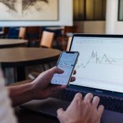 Ilustrasi saham di Pasar Modal (Unsplash)