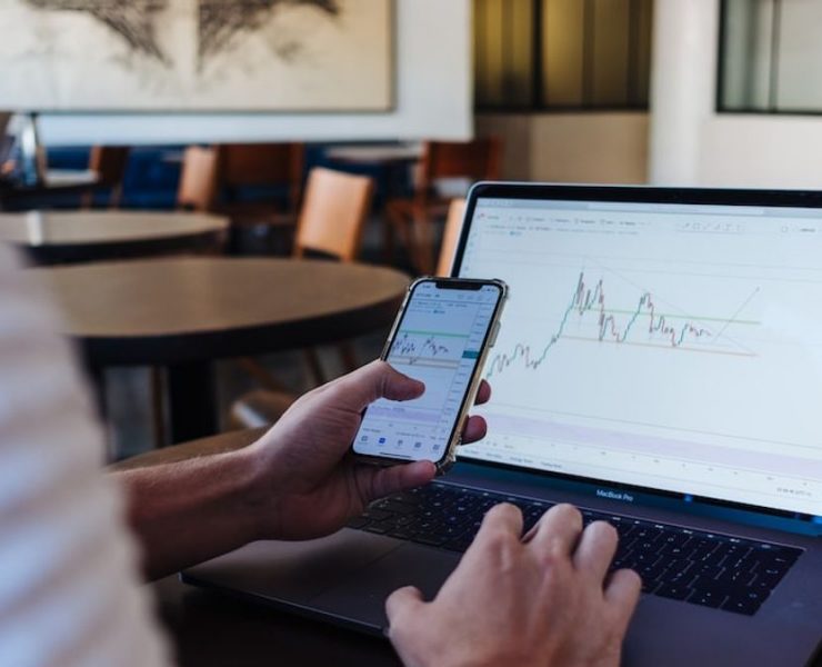 Ilustrasi saham di Pasar Modal (Unsplash)