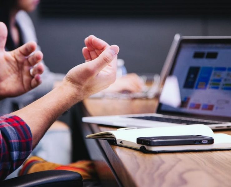 Ilustrasi negosiasi bisnis (Unsplash)