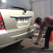 Ilustrasi uji emisi kendaraan (Voi.id)