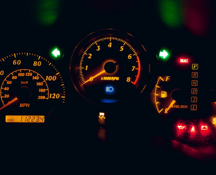 Penyebab Lampu Indikator Mobil Menyala-alex-mccarthy-BKM4T2BLlFE-unsplash