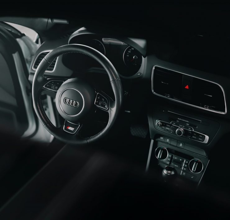 Perbedaan AC Mobil Listrik dan Mobil Konvensional-maxim-hopman-Q_l5NzA8o4Y-unsplash